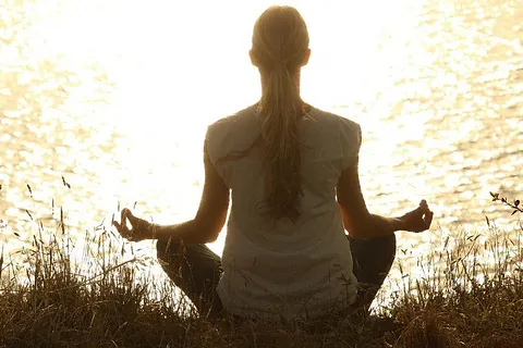 Silhouette, betende Person, Natur.